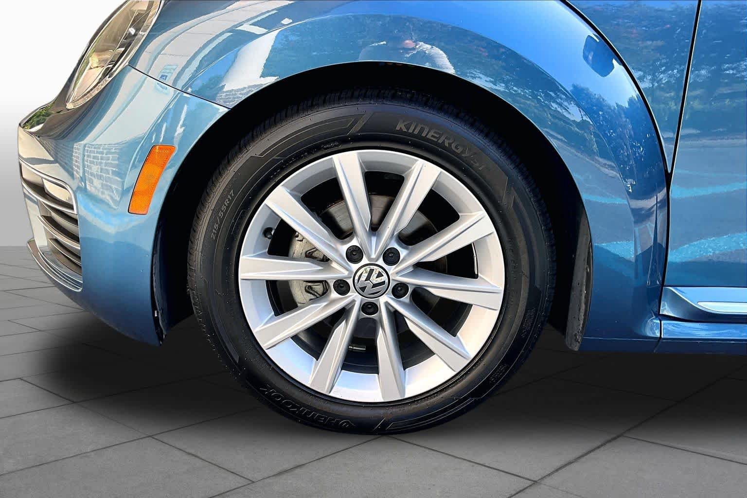 Used 2019 Volkswagen Beetle 2.0T SE FWD image 10
