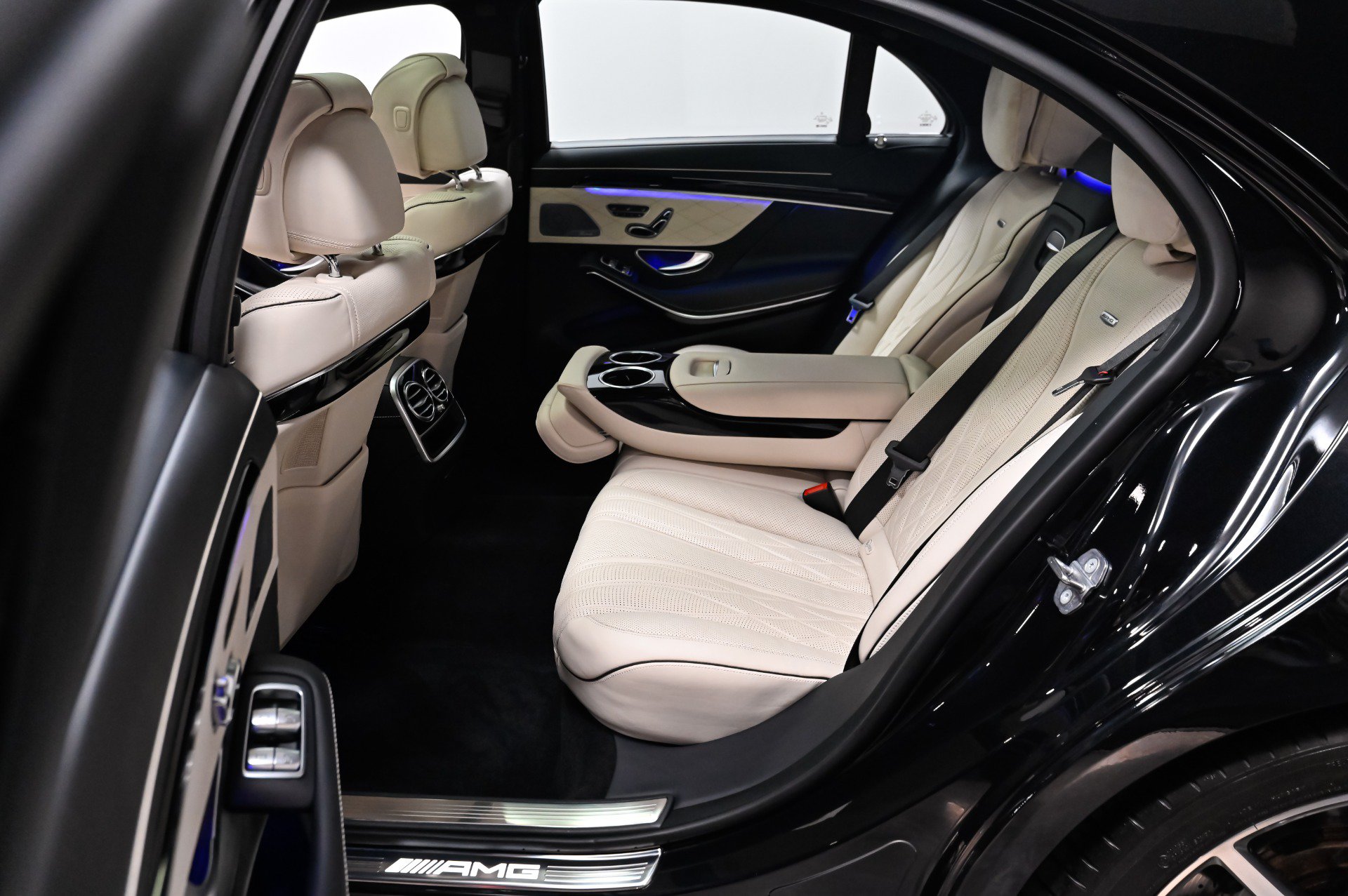 Used 2020 Mercedes-Benz S 63 AMG 4MATIC Sedan image 29
