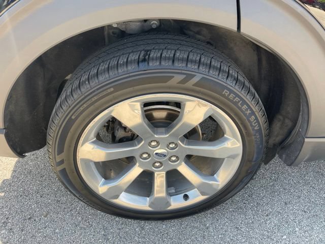 Used 2020 Ford Explorer Platinum w/ Premium Technology Package AWD/4WD image 34