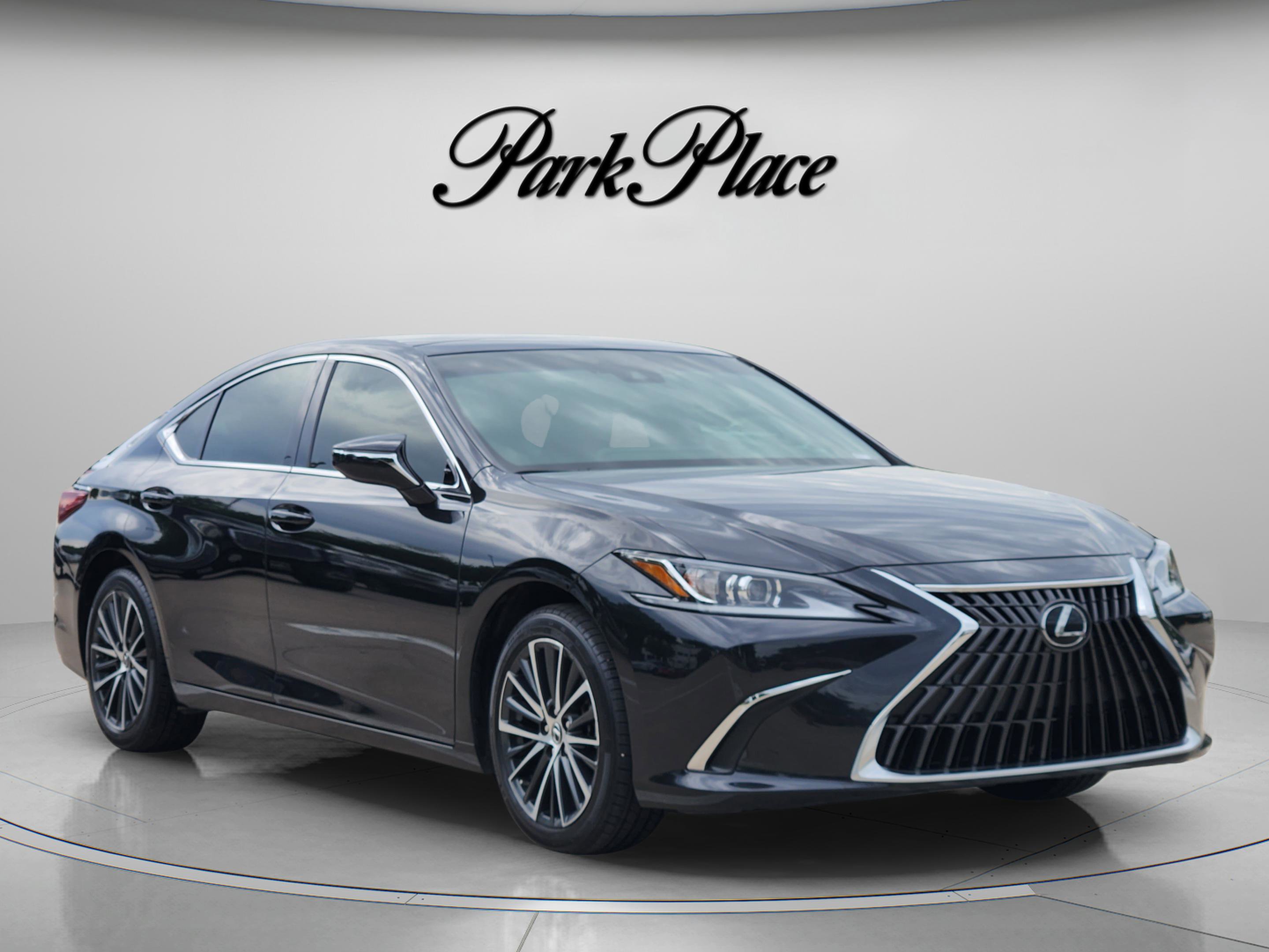 Used 2025 Lexus ES 350 w/ Premium Package FWD image 4
