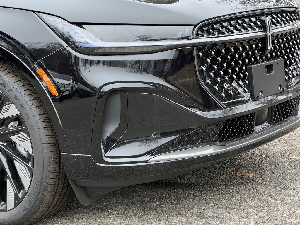 New 2026 Lincoln Nautilus Reserve w/ Jet Appearance Package image 2