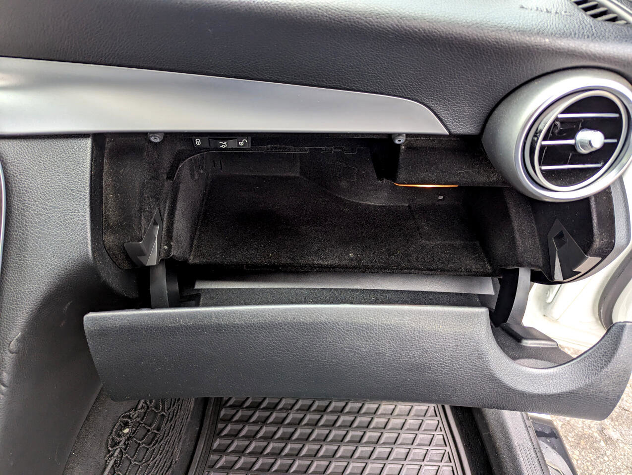 Used 2018 Mercedes-Benz C 300 C 300 Cabriolet image 35