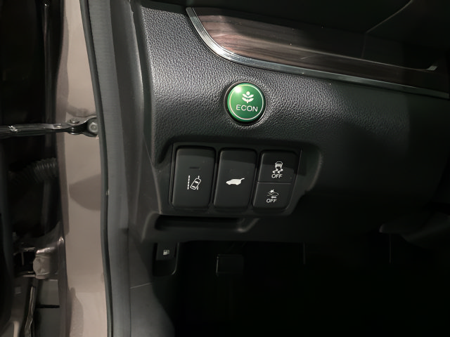 Used 2016 Honda CR-V Touring image 14