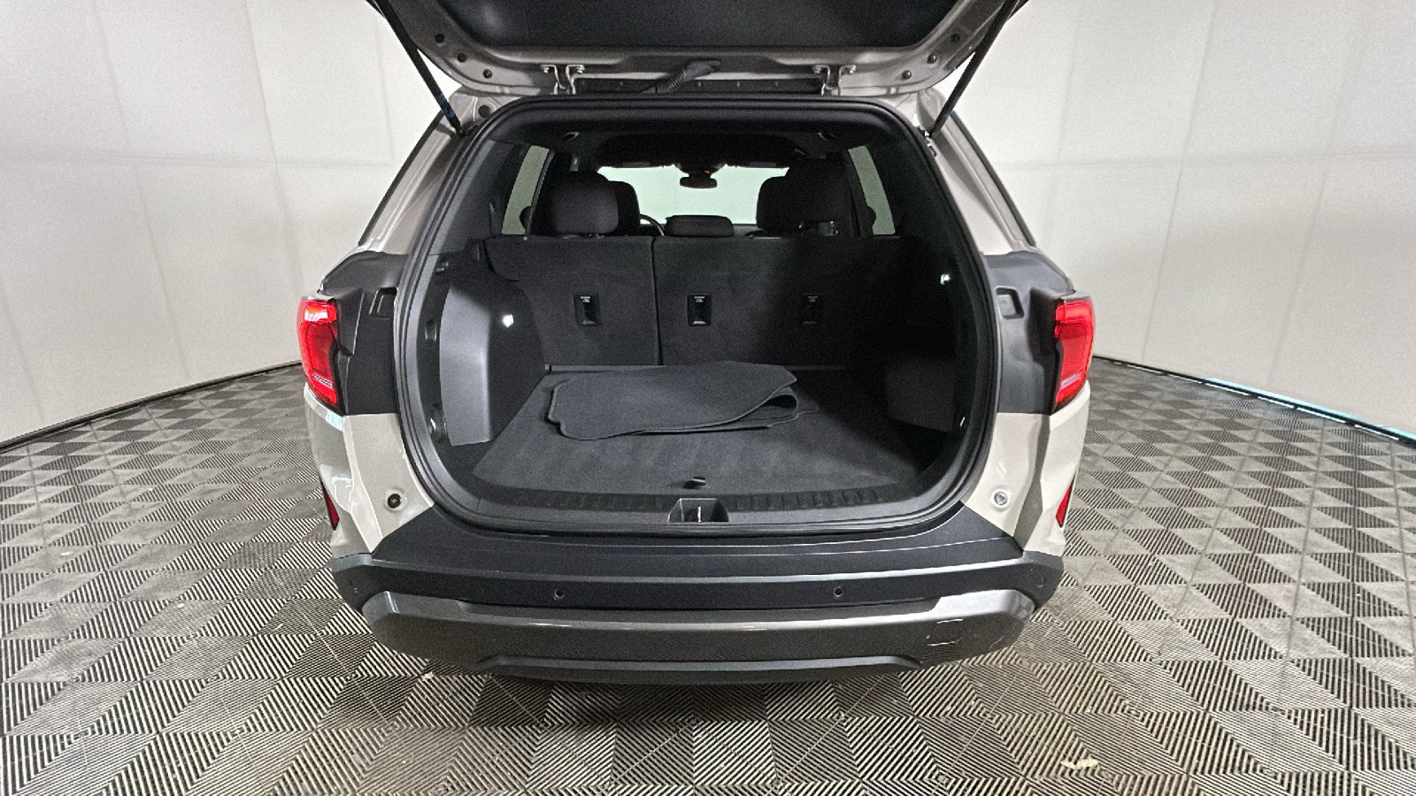 Used 2026 GMC Terrain Elevation AWD/4WD image 33