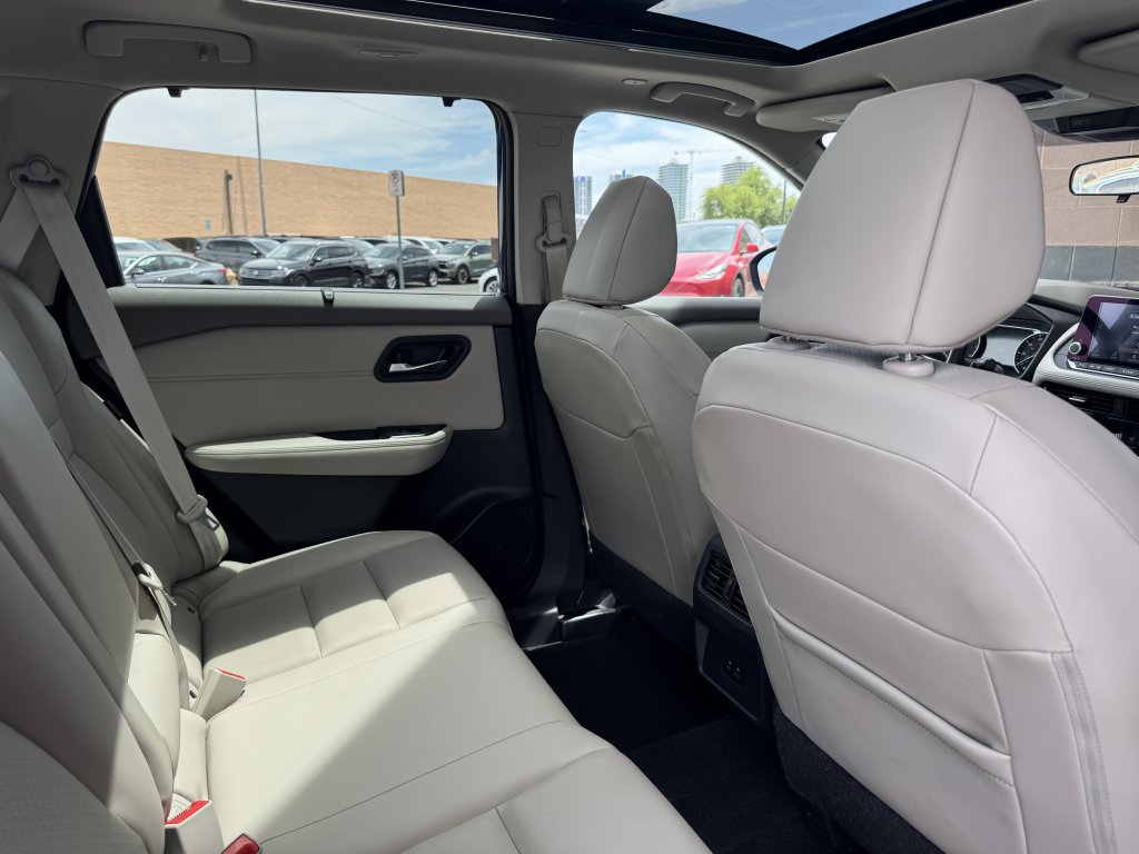 Used 2023 Nissan Rogue SV w/ SV Premium Package AWD/4WD image 40