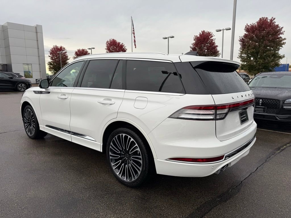 New 2025 Lincoln Aviator Black Label AWD/4WD image 3