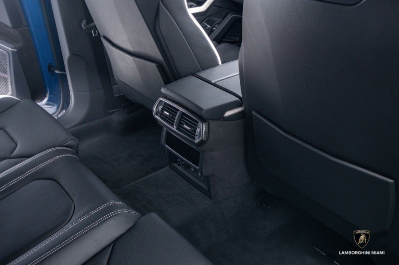 Used 2025 Lamborghini Urus SE image 81