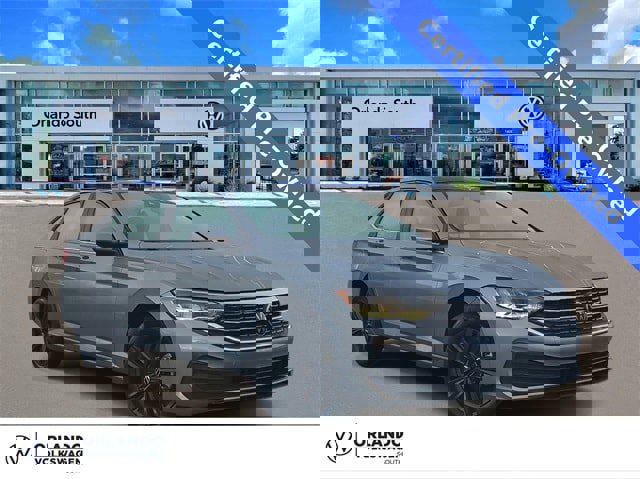 Used 2023 Volkswagen Jetta SE w/ Panoramic Sunroof Package