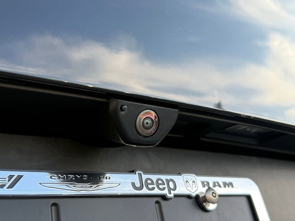 Used 2025 Land Rover Range Rover Sport SE image 31