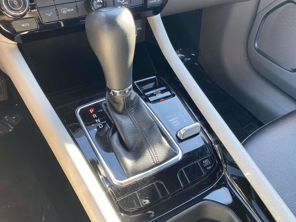 Used 2024 Jeep Compass Limited image 28