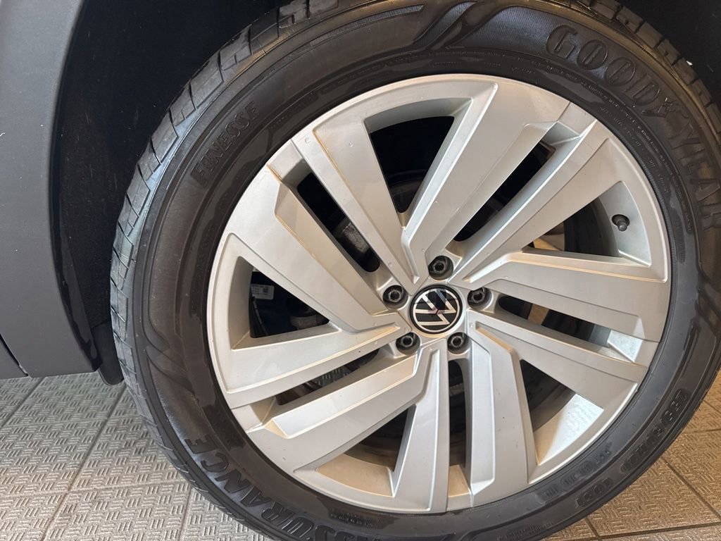 Used 2022 Volkswagen Atlas Cross Sport SE image 16