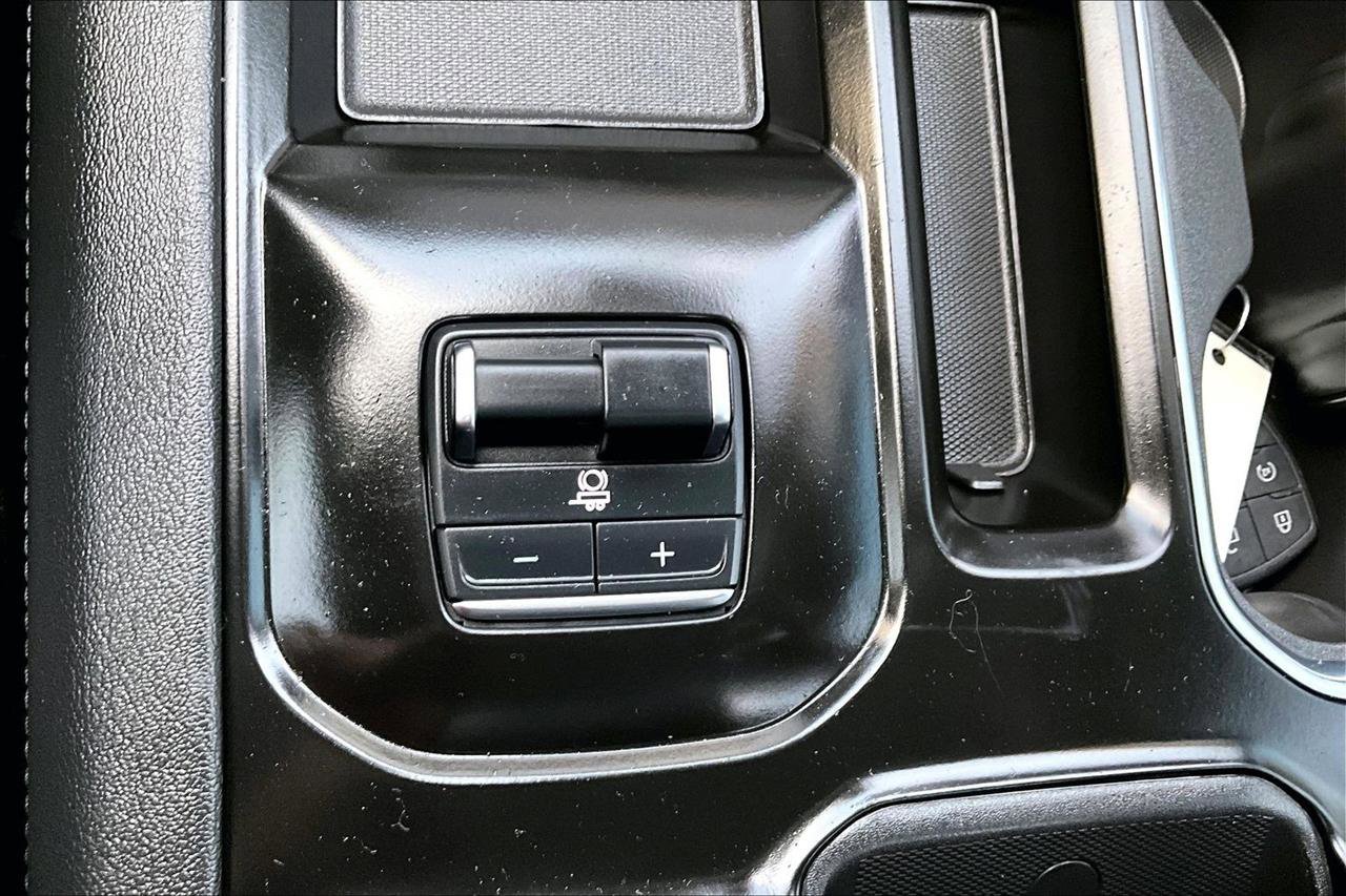 Used 2025 GMC Sierra 3500 Denali w/ Denali Reserve Package image 38