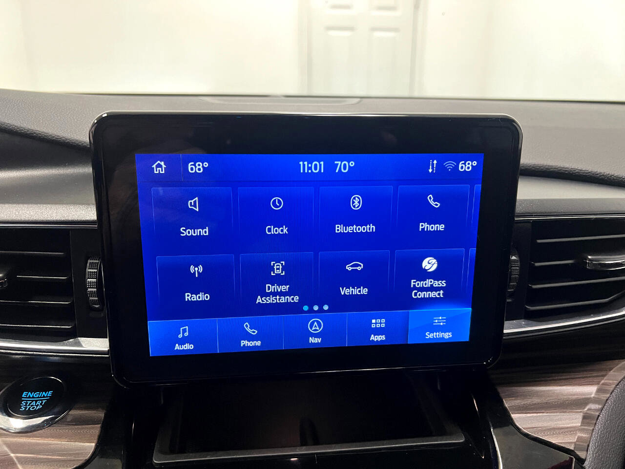 Used 2024 Ford Explorer Limited image 38