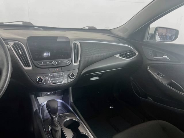 Used 2025 Chevrolet Malibu LT FWD image 19