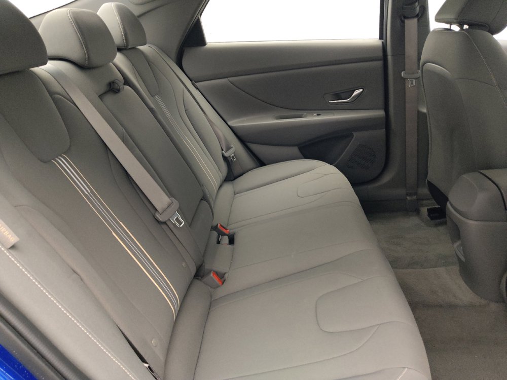 Used 2025 Hyundai Elantra SEL FWD image 19