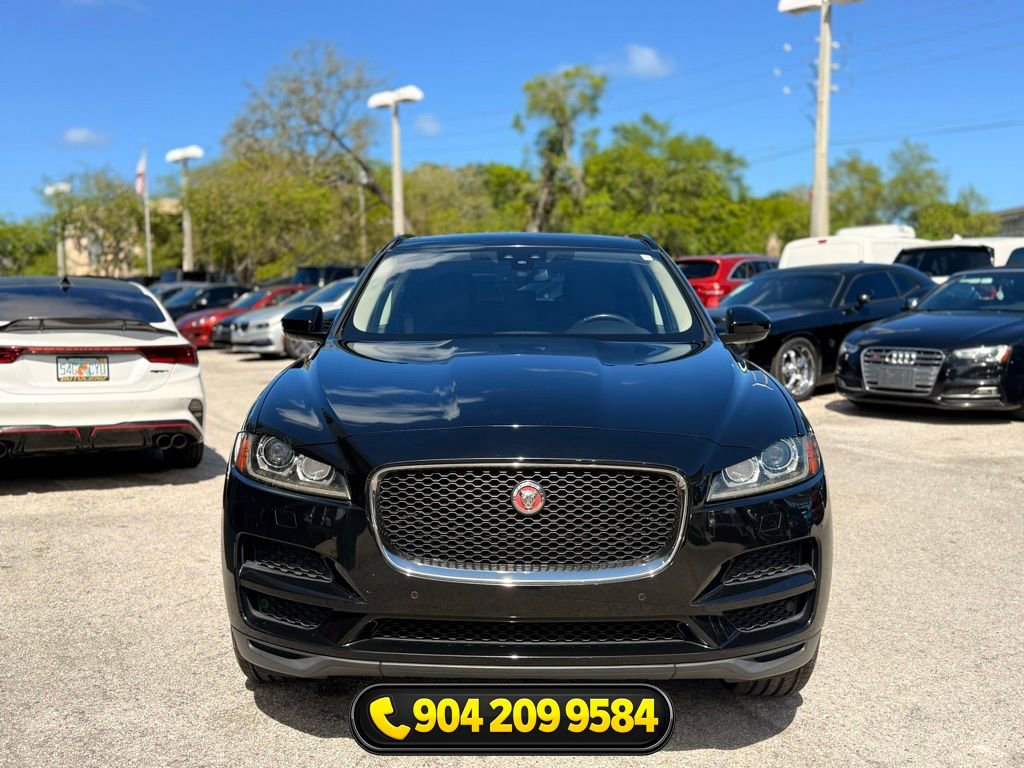 Used 2018 Jaguar F-PACE Premium image 11