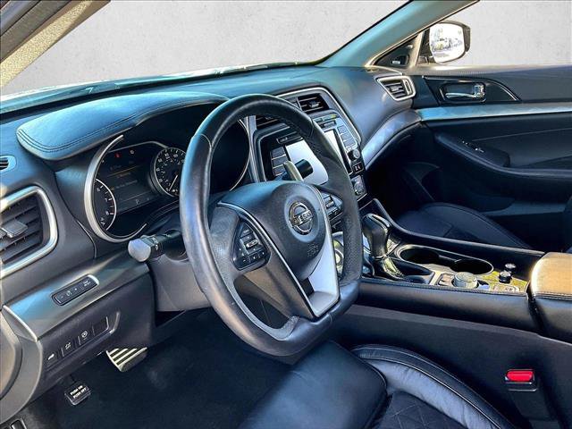 Used 2017 Nissan Maxima SR w/ Midnight Edition FWD image 14