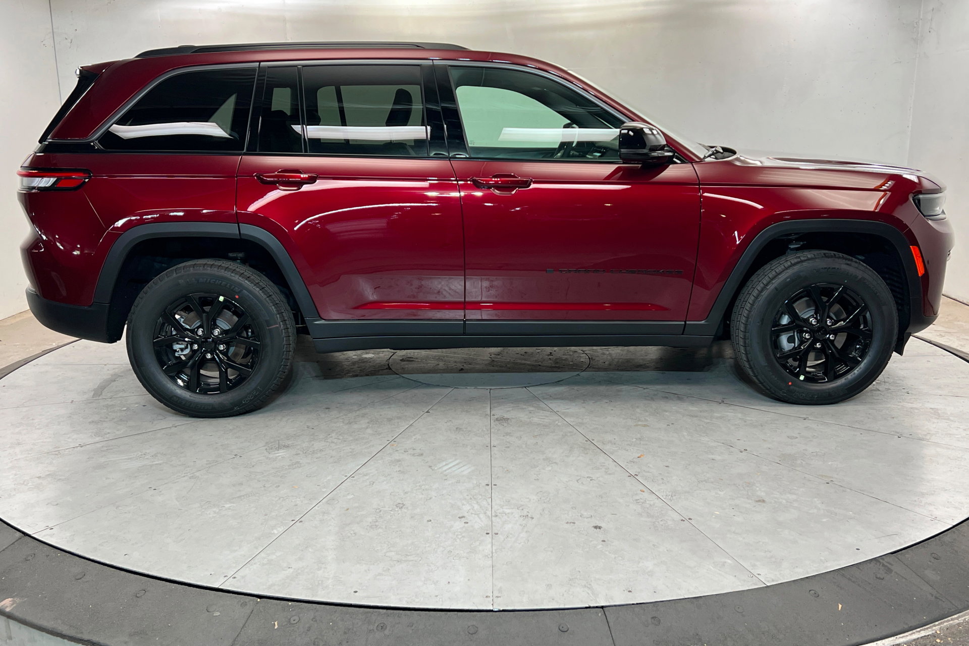 New 2026 Jeep Grand Cherokee Altitude AWD/4WD image 6