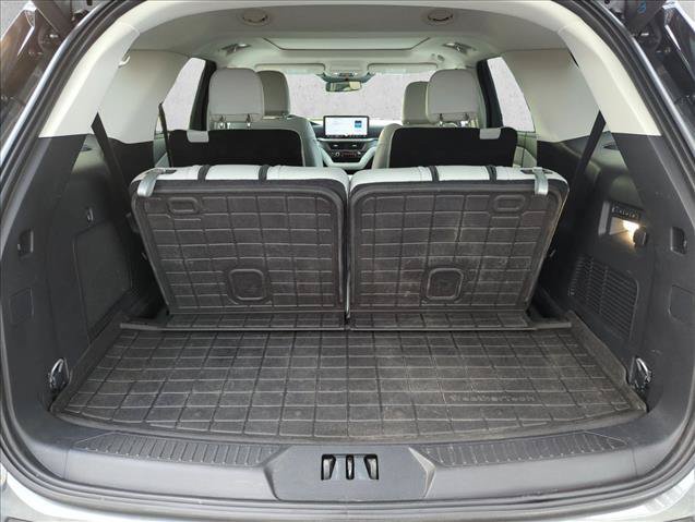 Used 2025 Ford Explorer Platinum w/ Ultimate Package RWD image 6