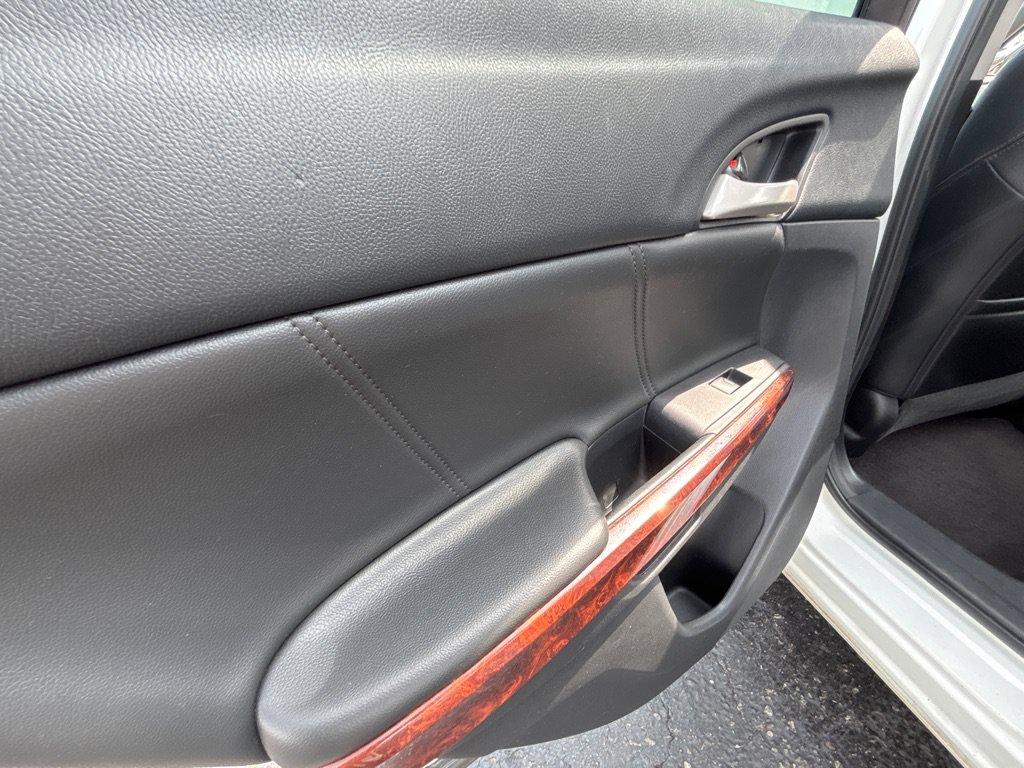 Used 2011 Honda Crosstour EX-L image 27