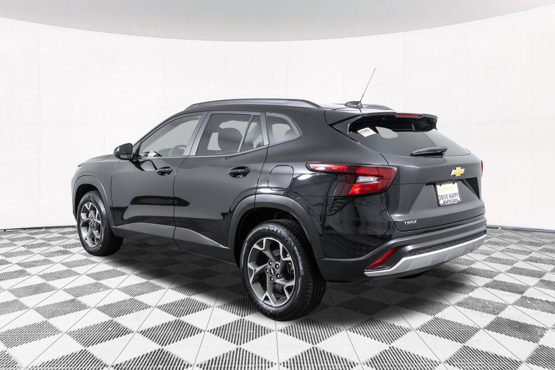 Used 2025 Chevrolet Trax LT FWD image 14