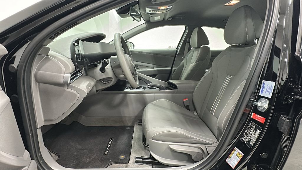 Certified 2024 Hyundai Elantra SEL image 9