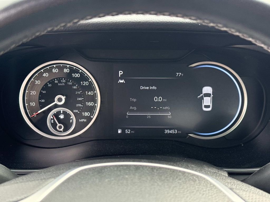 Used 2022 Genesis G70 2.0T w/ Prestige Package image 31