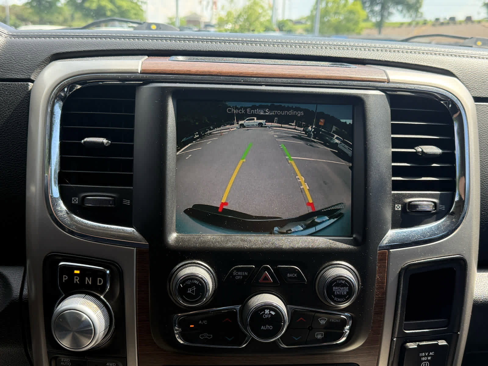 Used 2015 RAM 1500 Laramie w/ Convenience Group AWD/4WD image 19