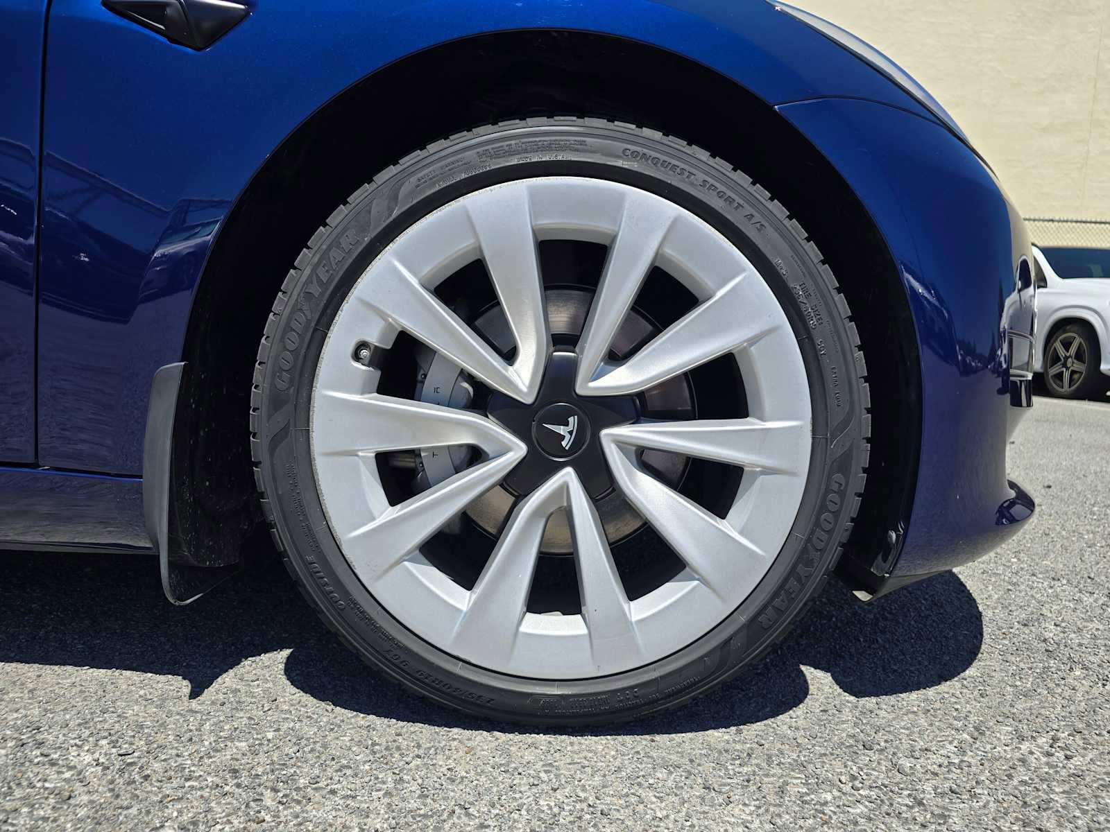 Used 2023 Tesla Model 3 Standard Range RWD image 9