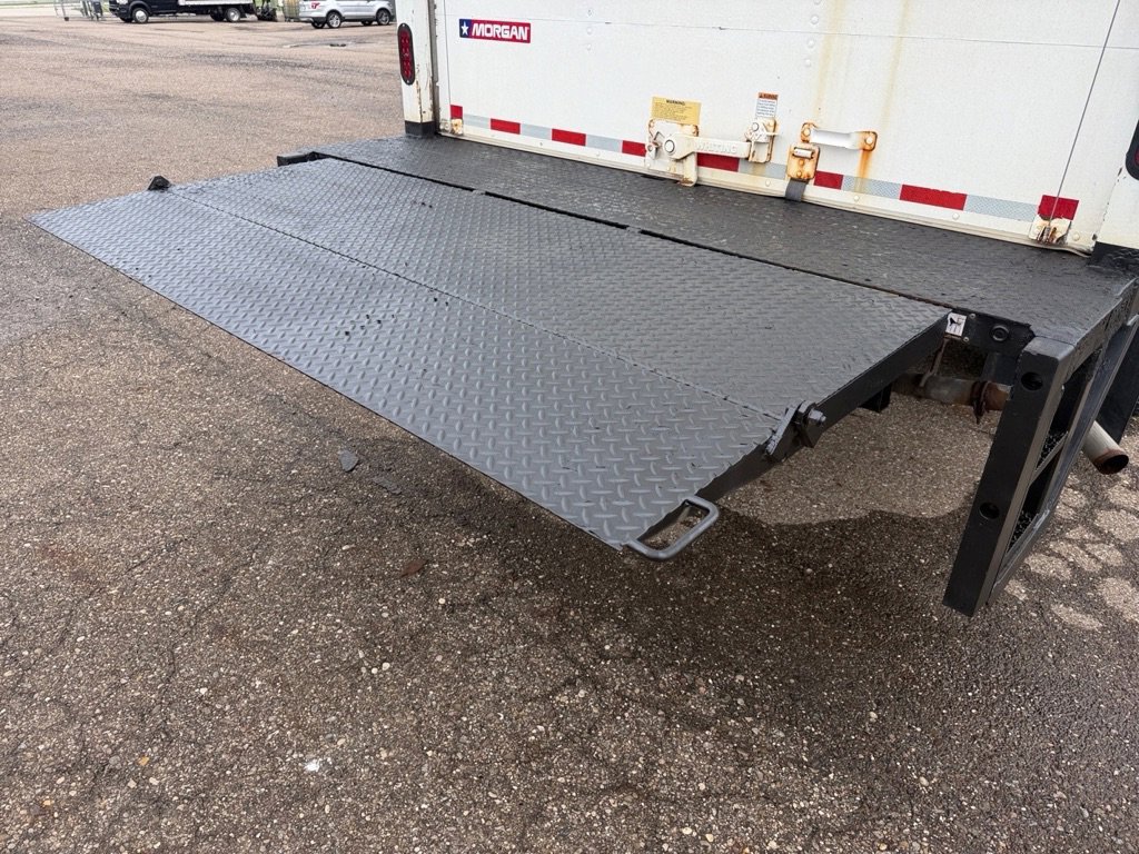 Used 2019 Chevrolet Express 3500 w/ Driver Convenience Package RWD image 26