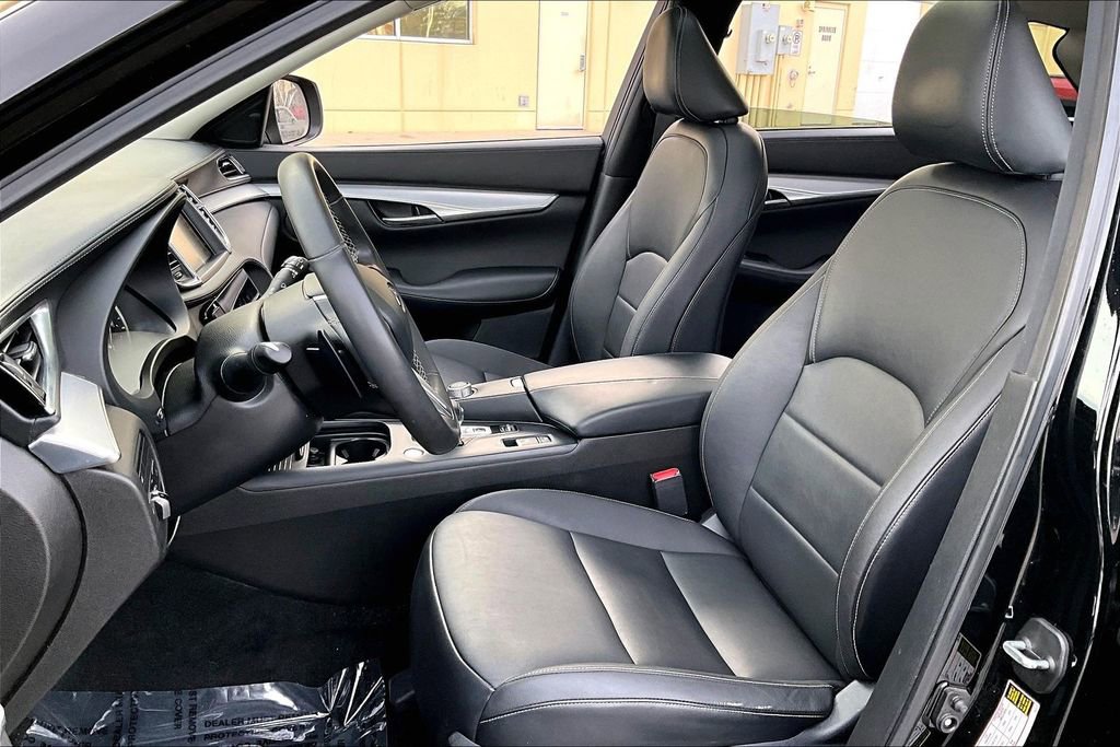 Certified 2019 INFINITI QX50 Luxe w/ Navigation Package FWD image 15
