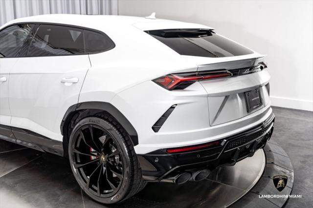 Used 2022 Lamborghini Urus image 12