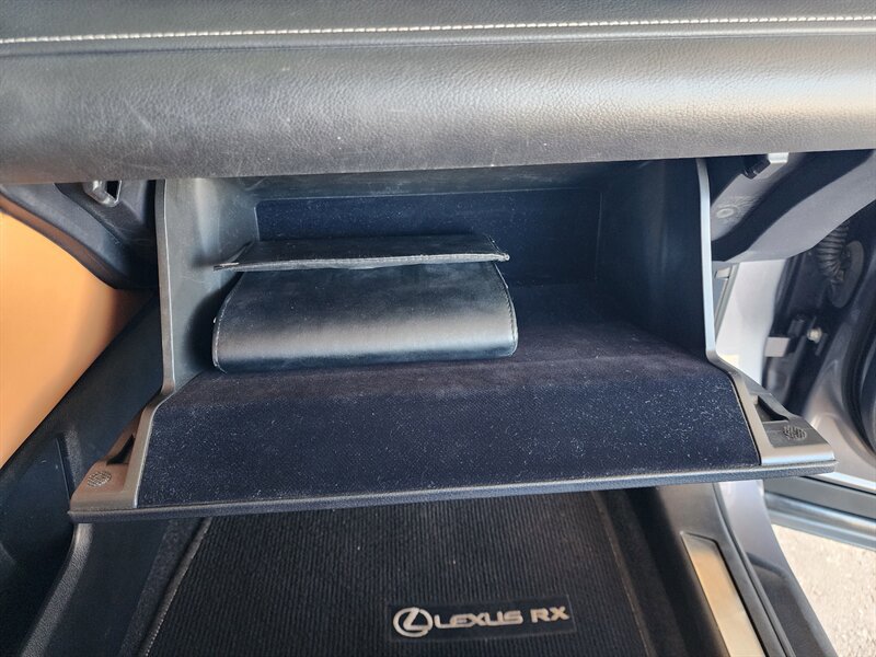 Used 2022 Lexus RX 350L w/ Premium Package image 71