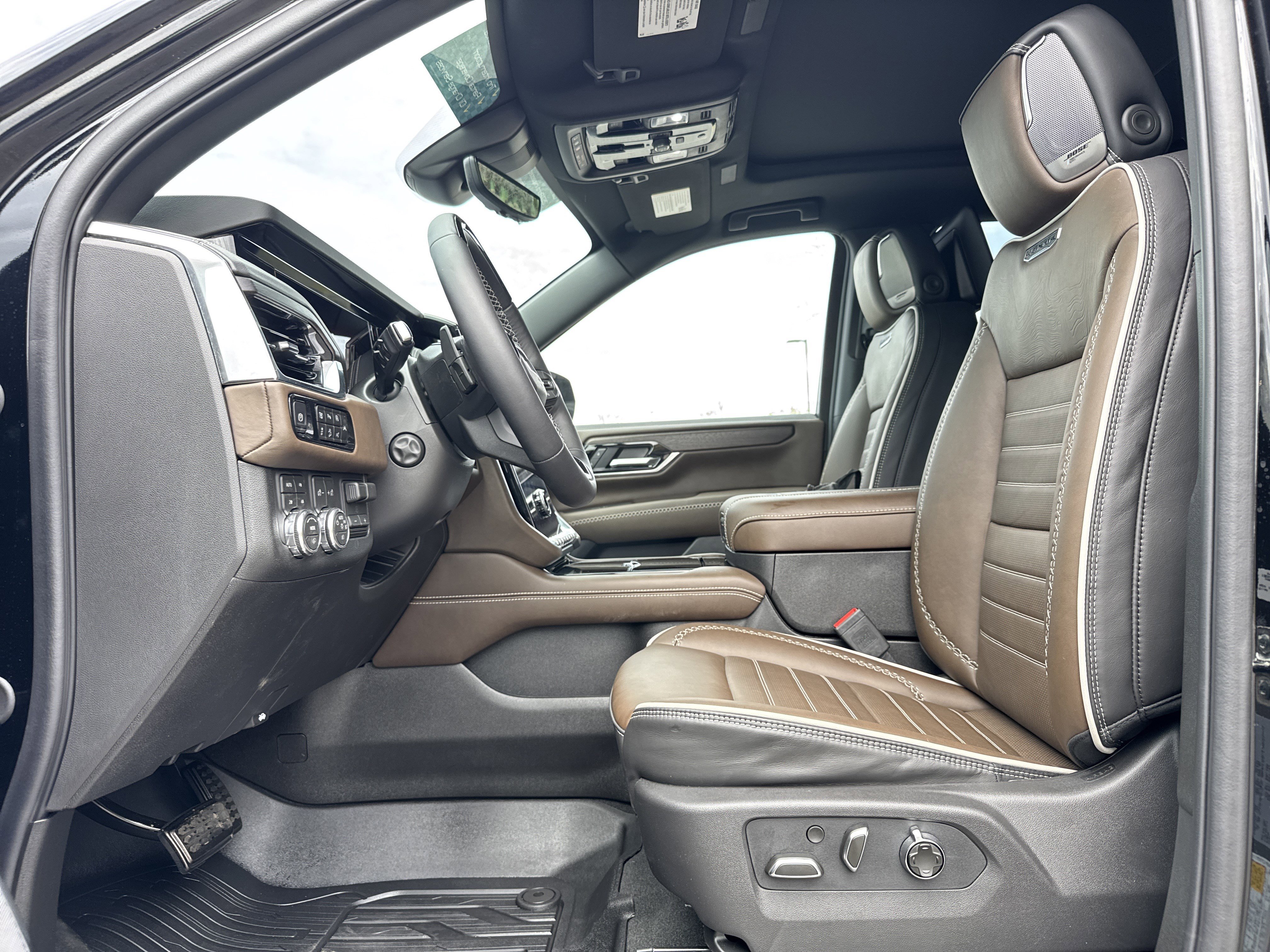 Used 2026 GMC Yukon Denali Ultimate AWD/4WD image 16