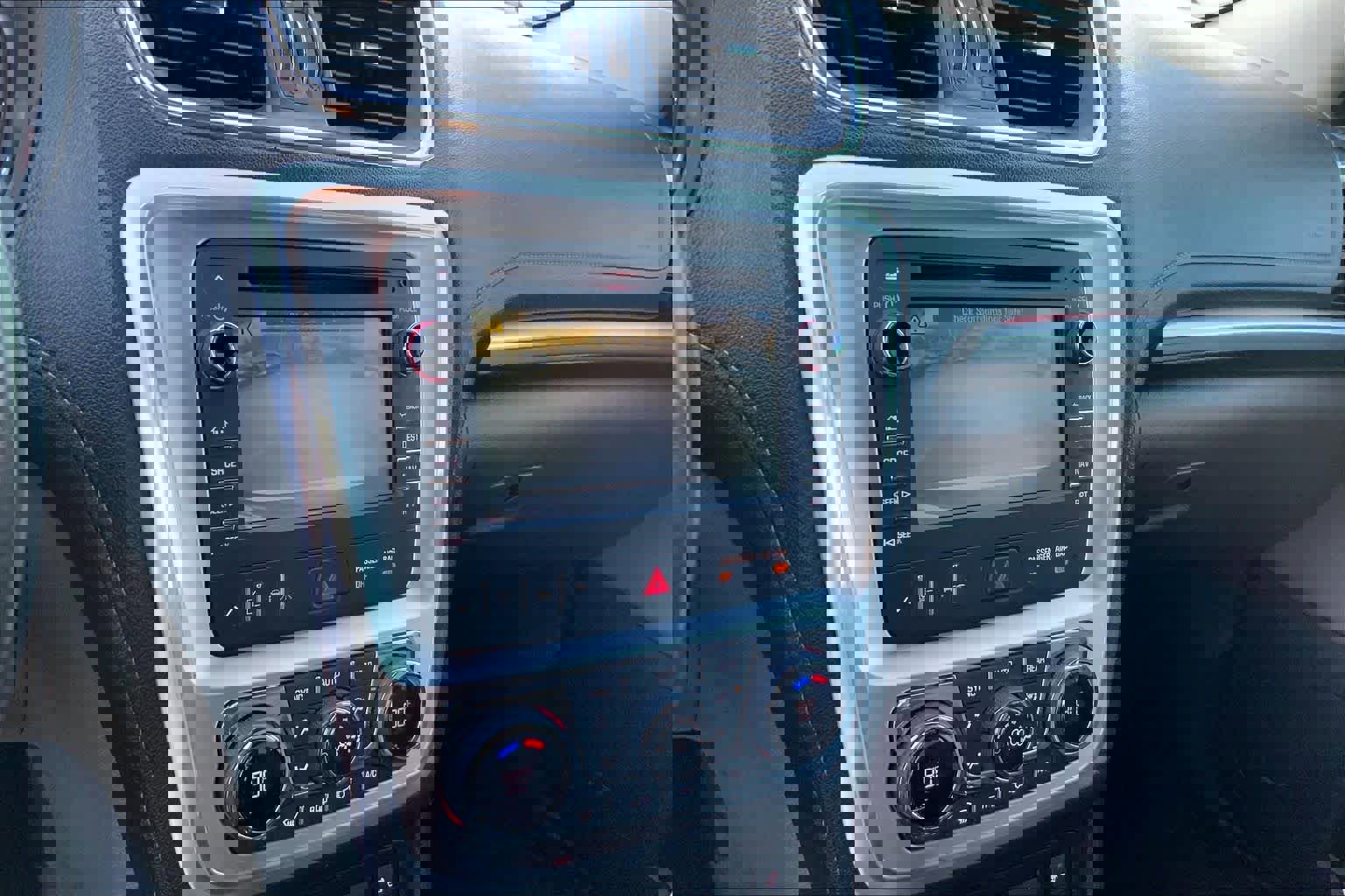 Used 2015 GMC Acadia SLT image 28