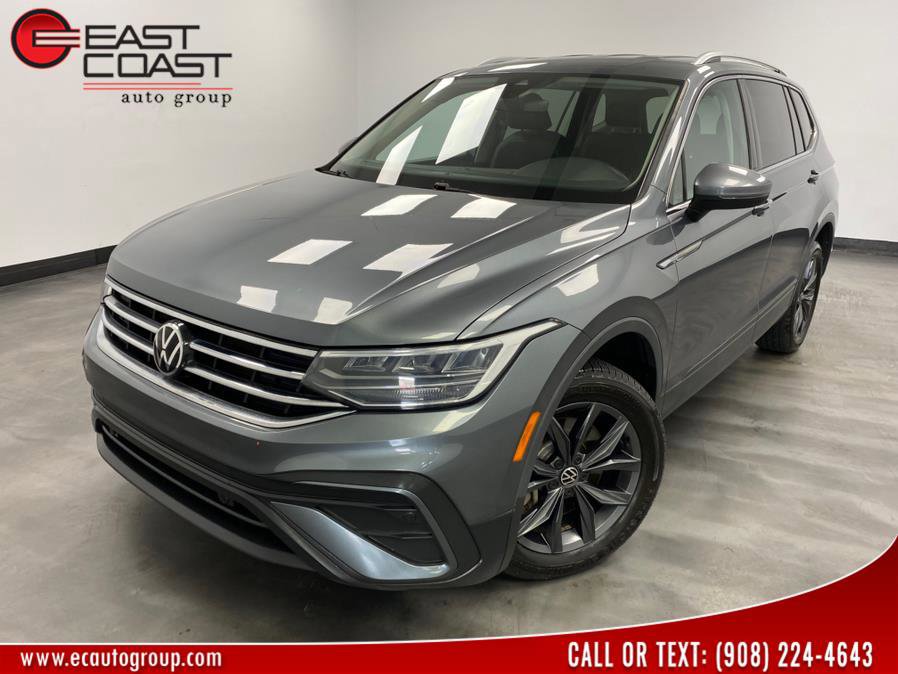 Used 2023 Volkswagen Tiguan SE AWD/4WD image 1