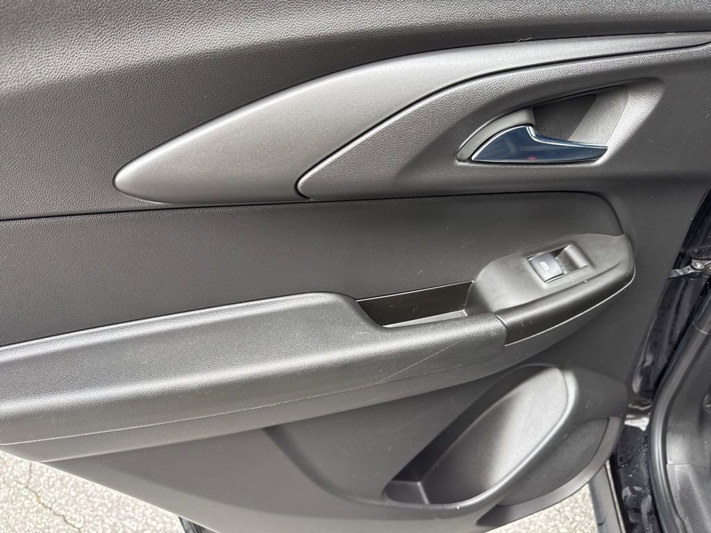 Used 2022 Chevrolet TrailBlazer RS FWD image 12