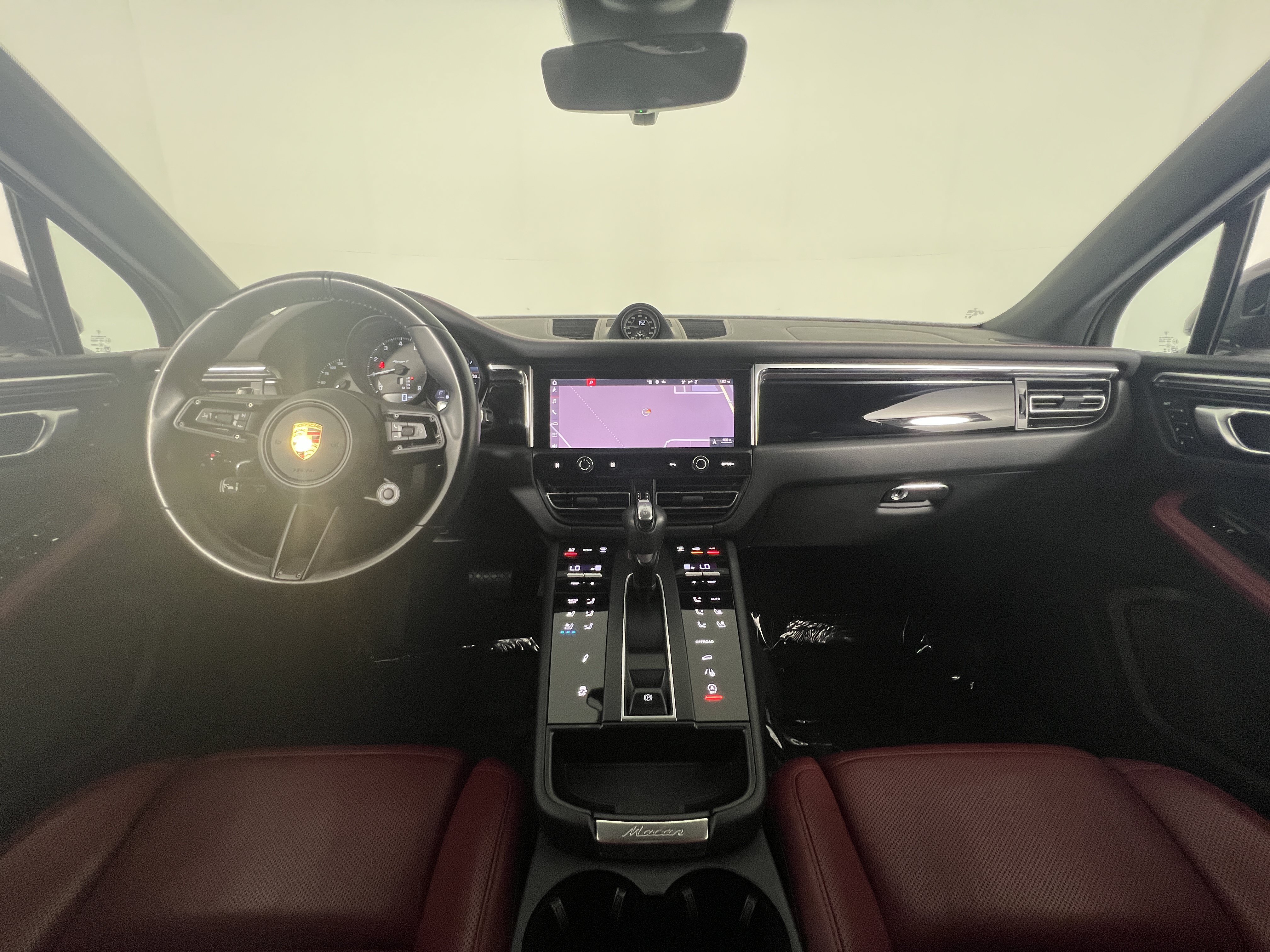 Certified 2024 Porsche Macan Turbo AWD/4WD image 13