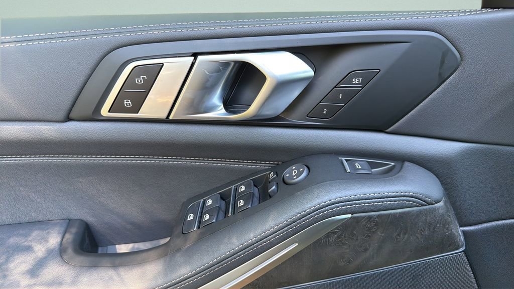 New 2026 BMW X5 xDrive40i w/ Parking Assistance Package image 12