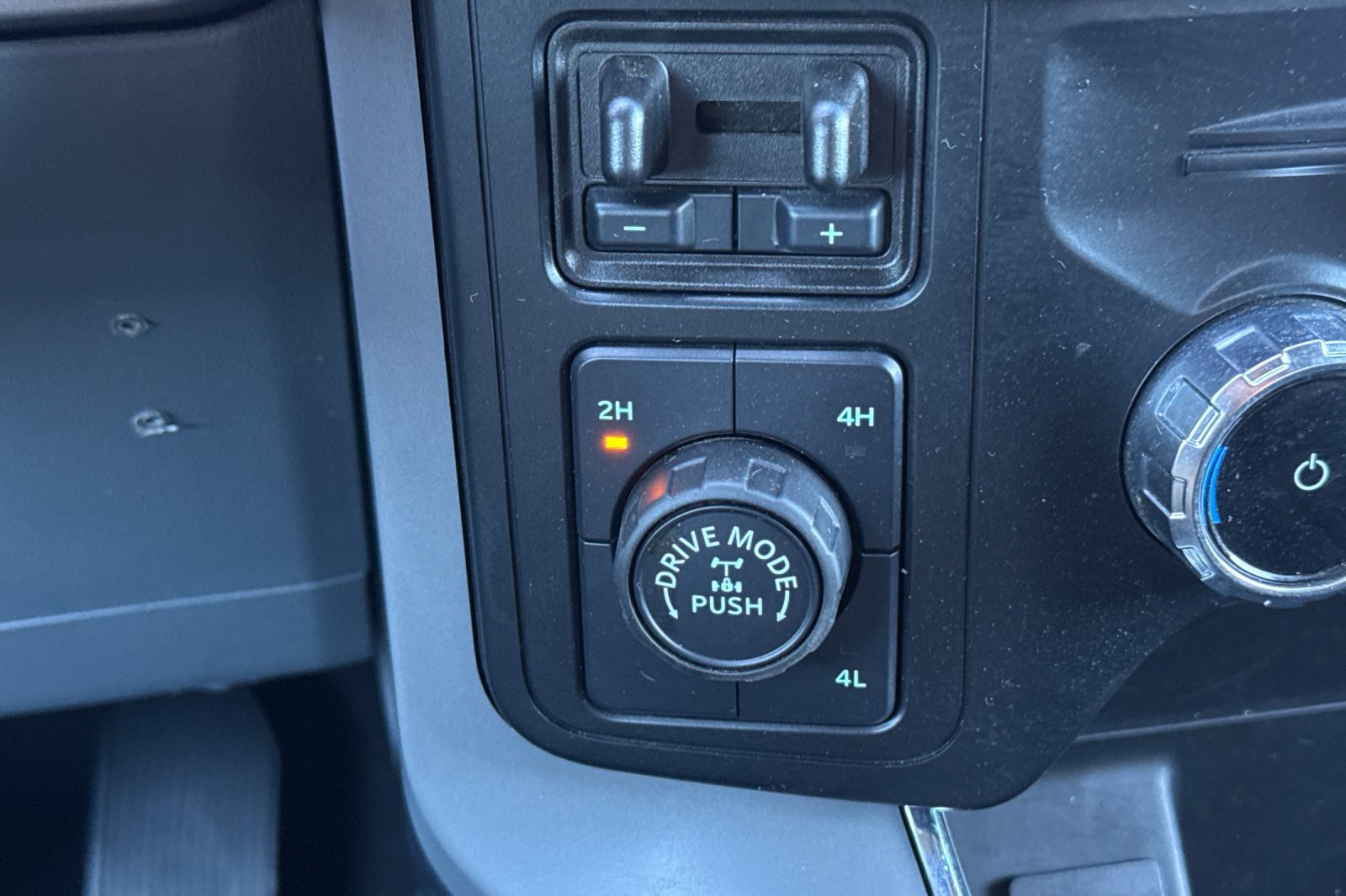 Used 2024 Ford F150 XLT w/ Equipment Group 302A MID AWD/4WD image 29