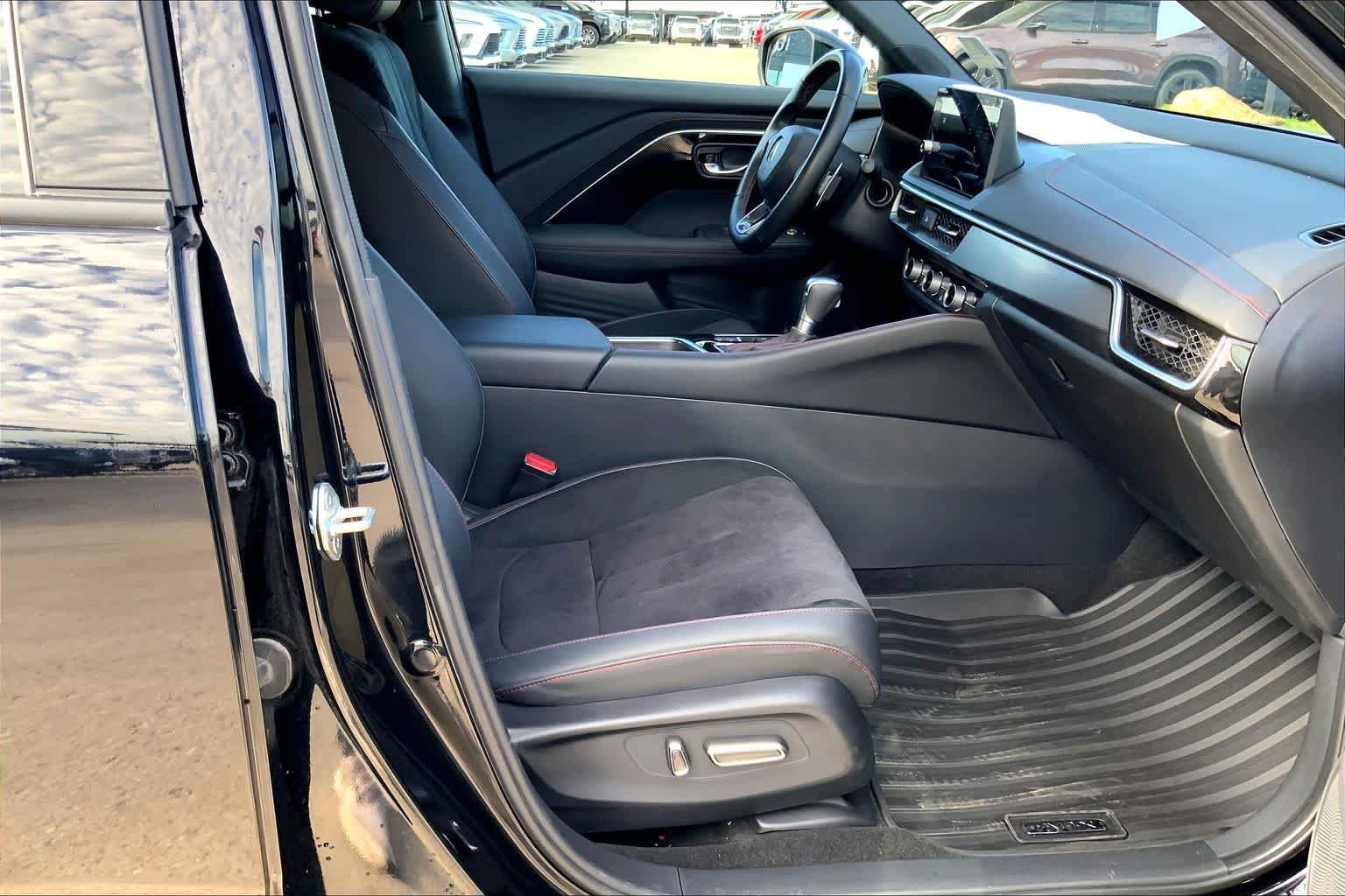 Used 2025 Acura ADX A-Spec image 9