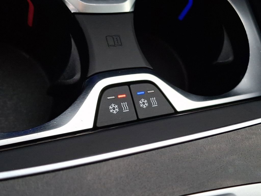 Certified 2022 BMW X7 xDrive40i w/ Executive Package image 21