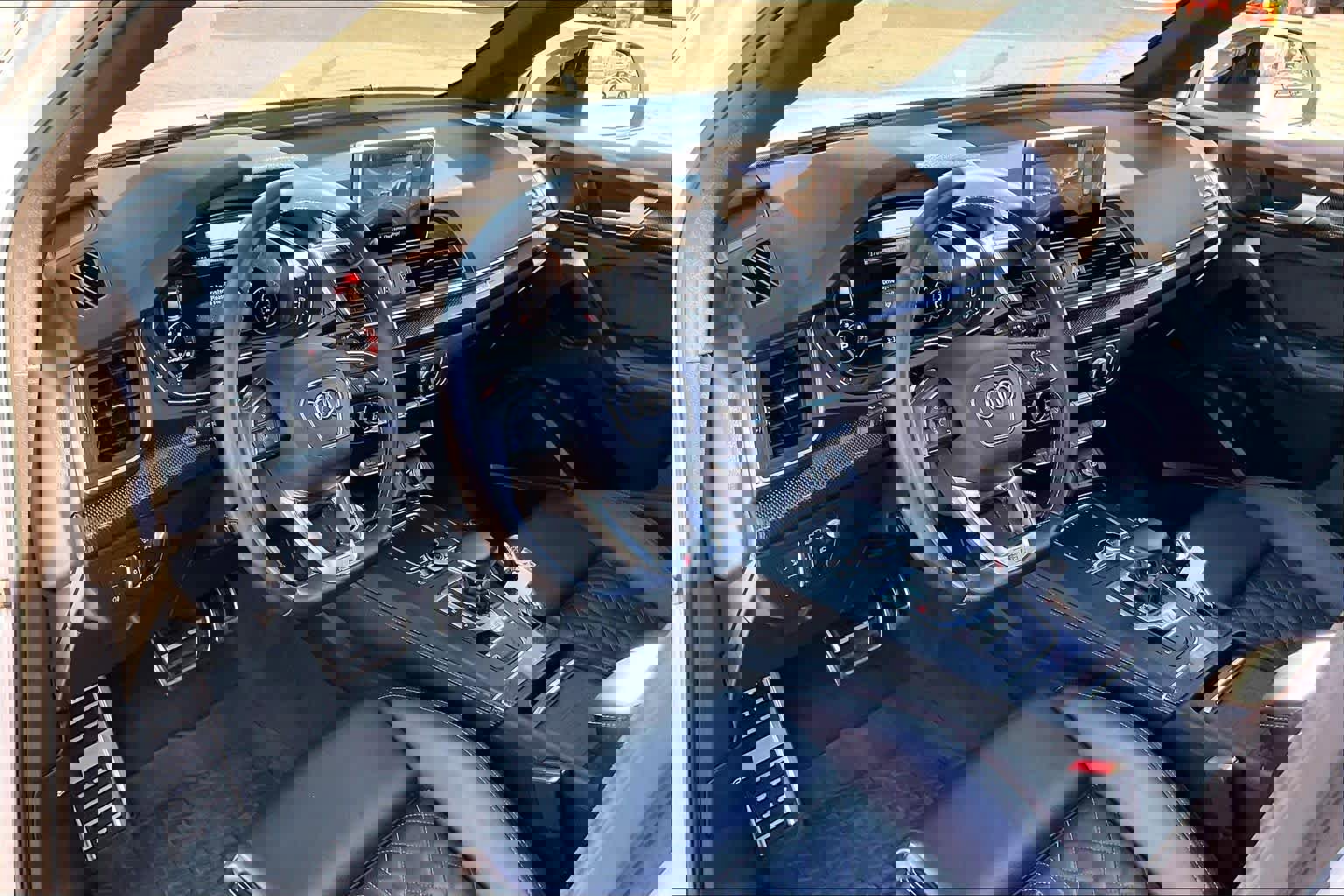 Used 2020 Audi SQ5 Prestige w/ Prestige Package image 16