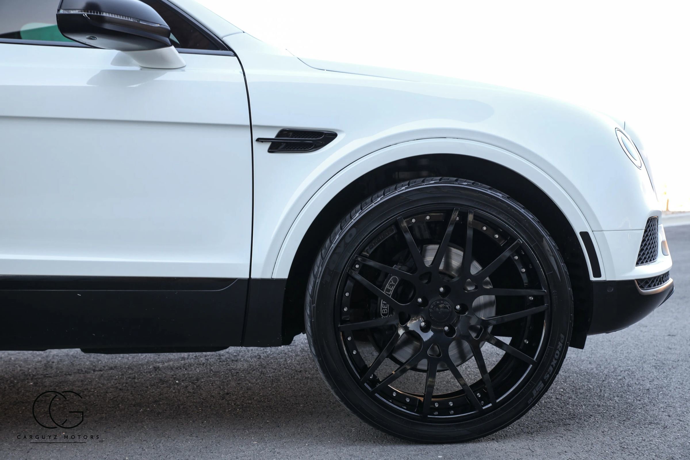 Used 2019 Bentley Bentayga image 18