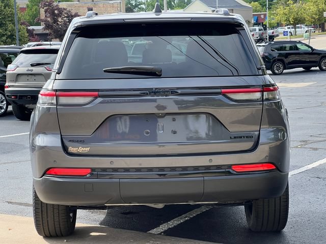 Used 2024 Jeep Grand Cherokee Limited w/ Black Appearance Package AWD/4WD image 49