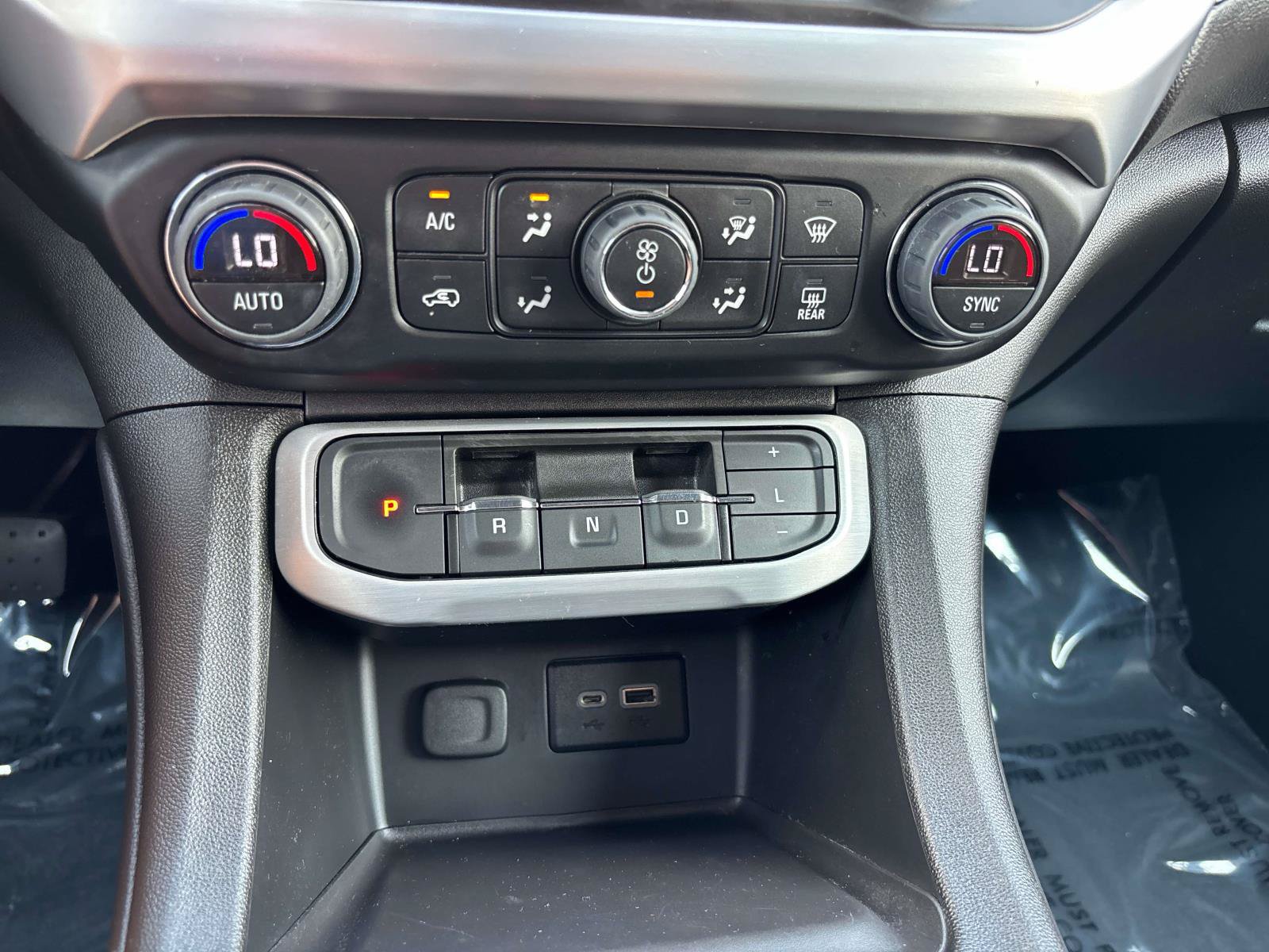 Used 2023 GMC Acadia SLE w/ Driver Convenience Package AWD/4WD image 28