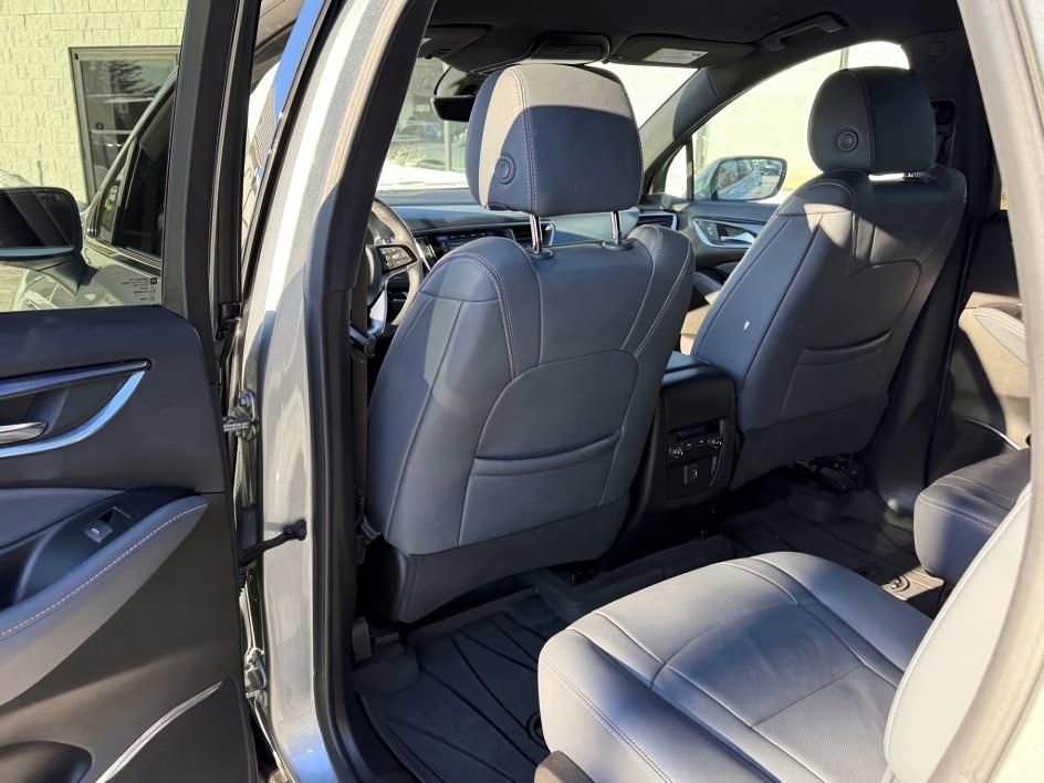 Certified 2023 Buick Enclave Essence image 12