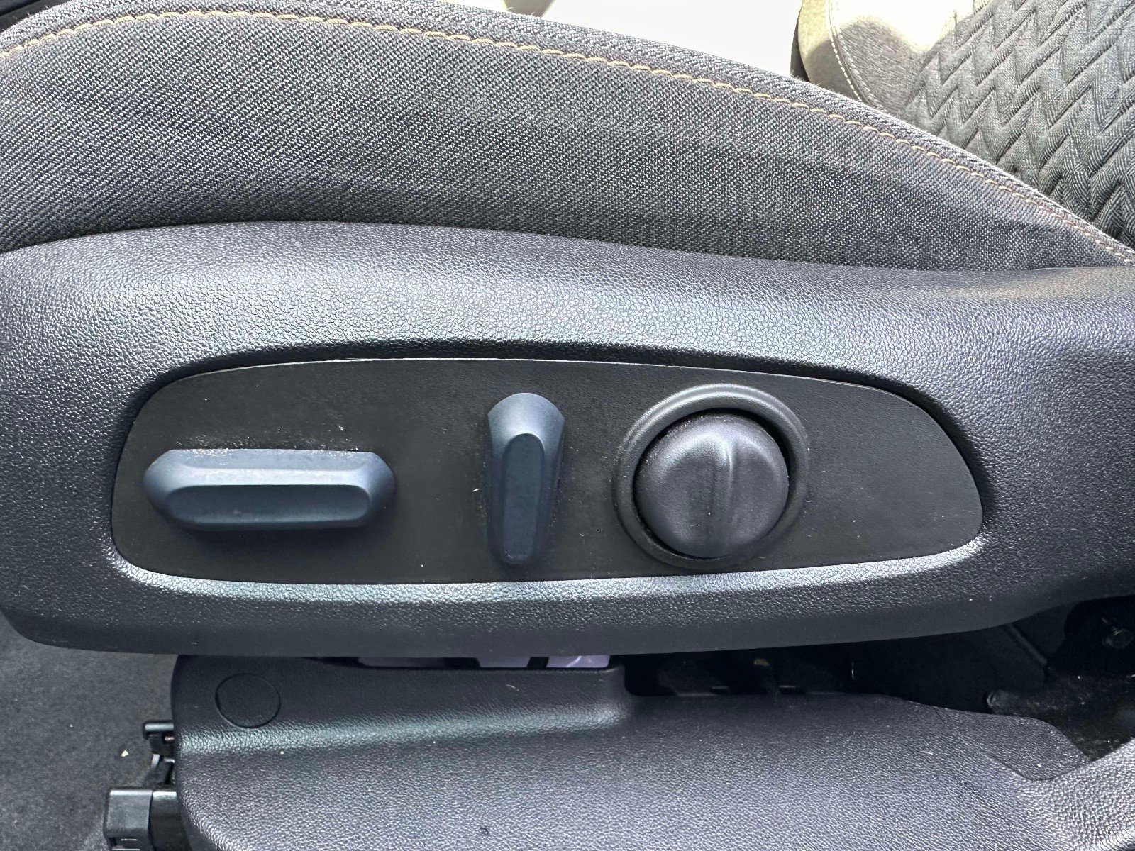 Certified 2024 Chevrolet Equinox LT image 2