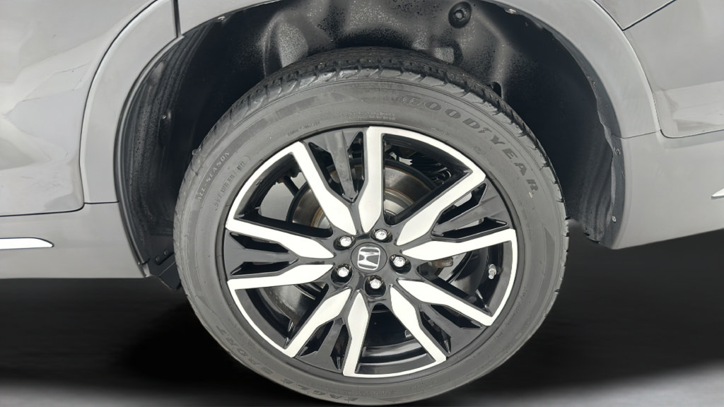 Used 2019 Honda Pilot Touring image 8