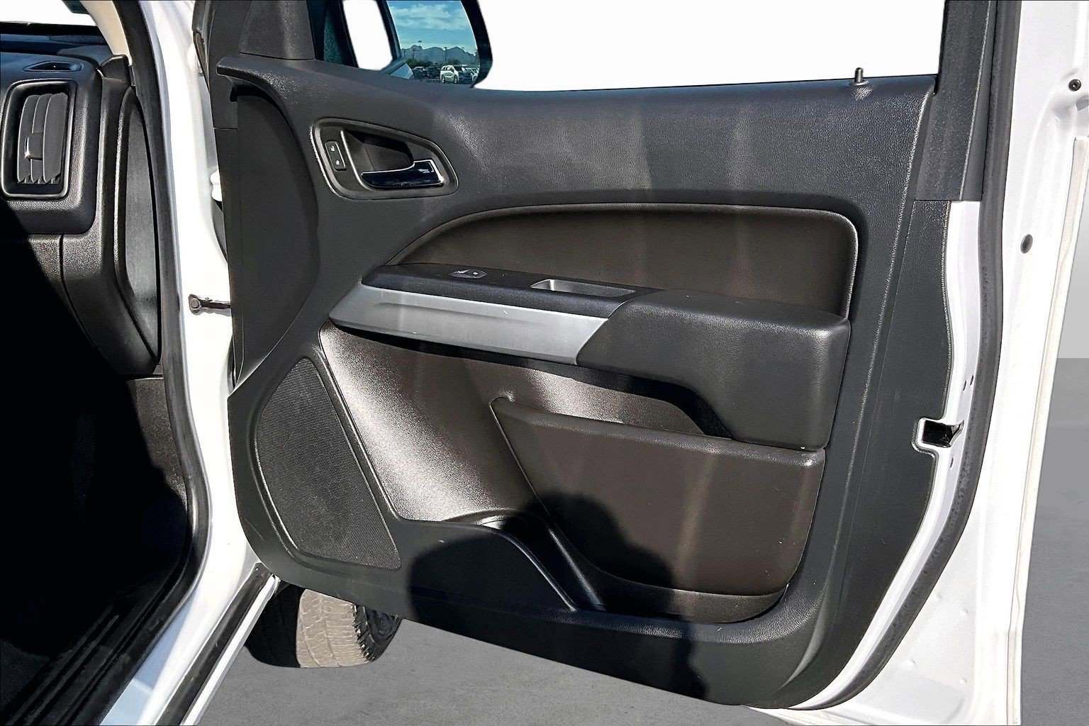 Used 2022 Chevrolet Colorado LT w/ Luxury Package RWD image 17